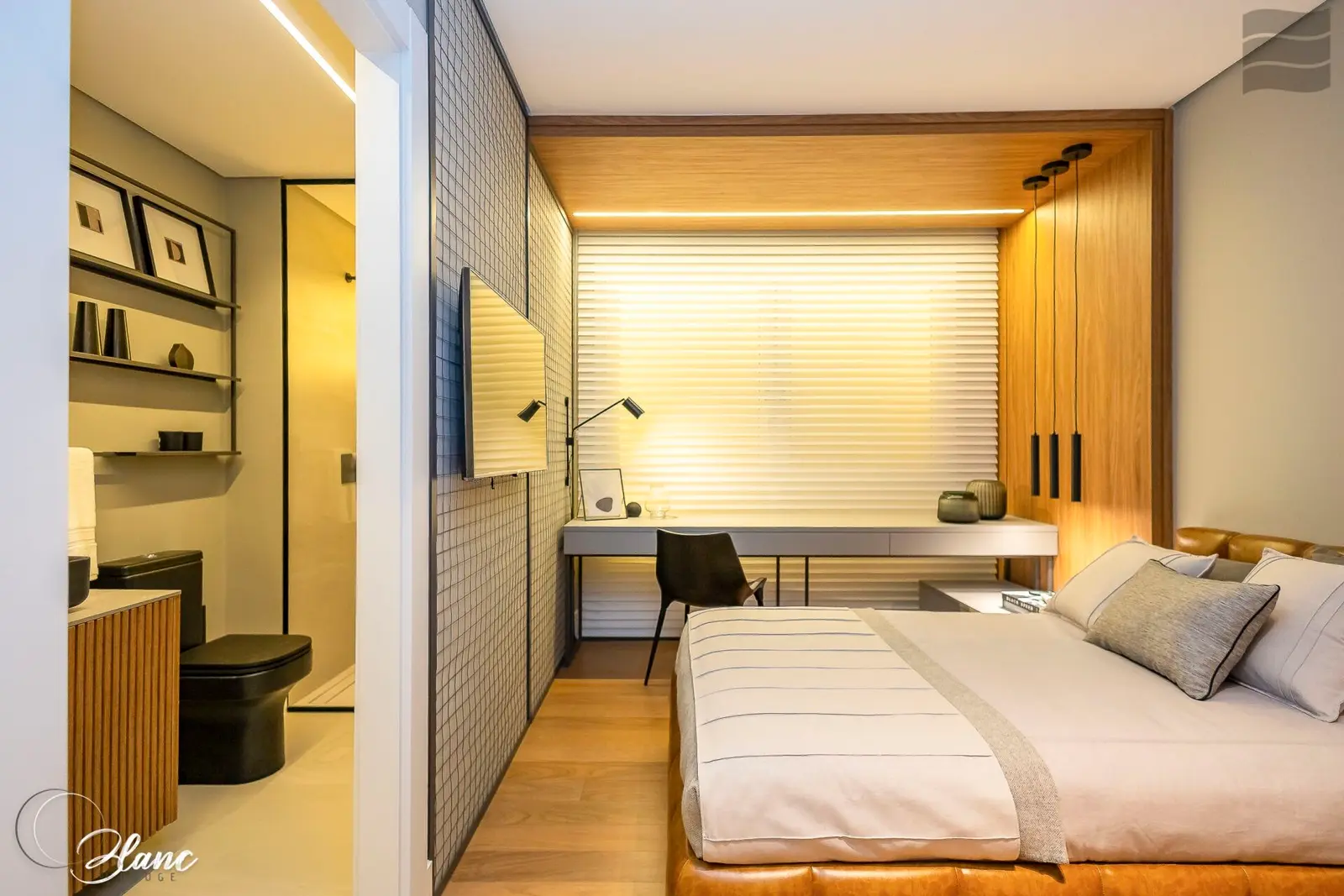Suíte do apartamento decorado do Blanc de Rouge, com marcenaria e iluminação embutida