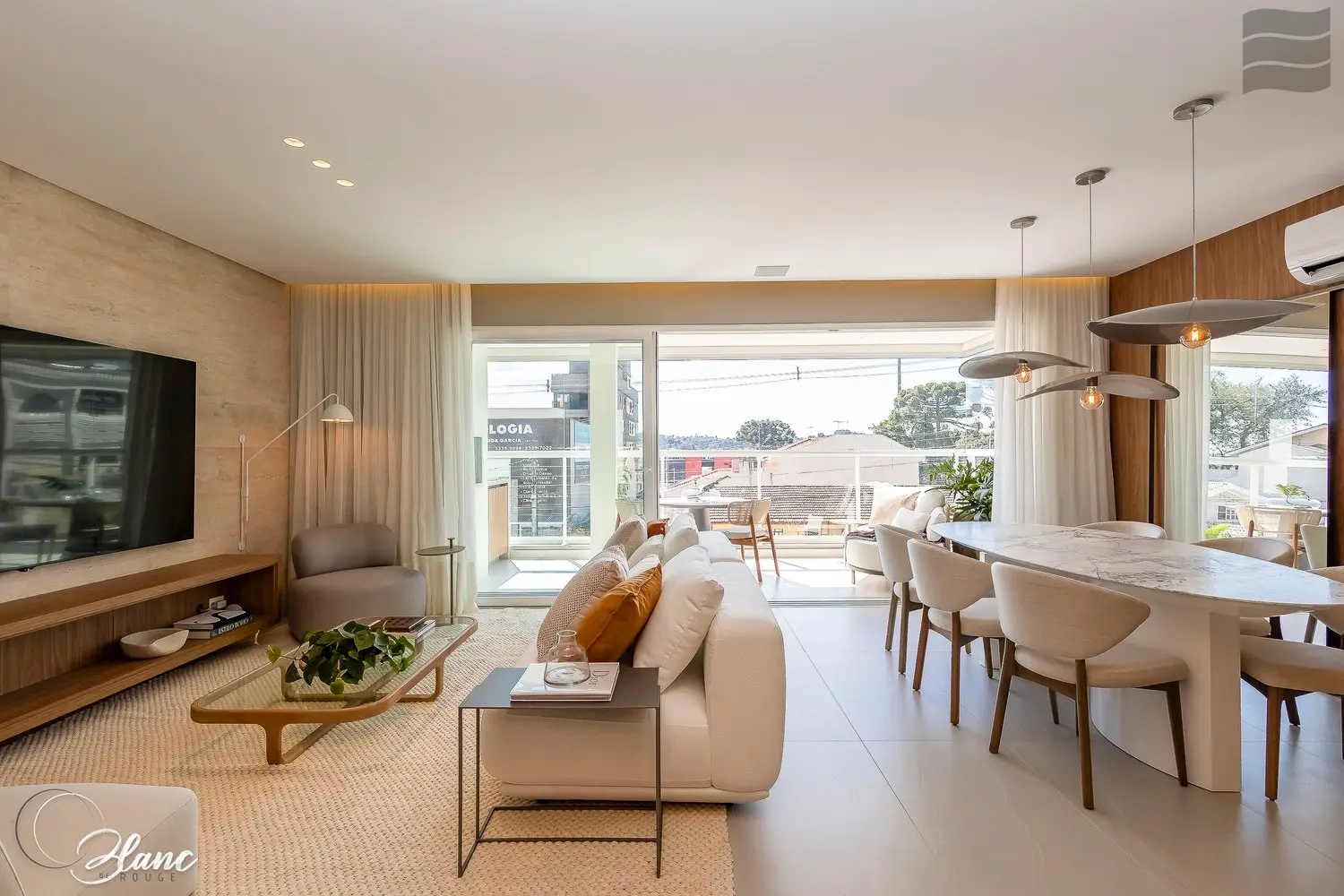 Living do apartamento decorado do Blanc de Rouge — abrir o tour 360°